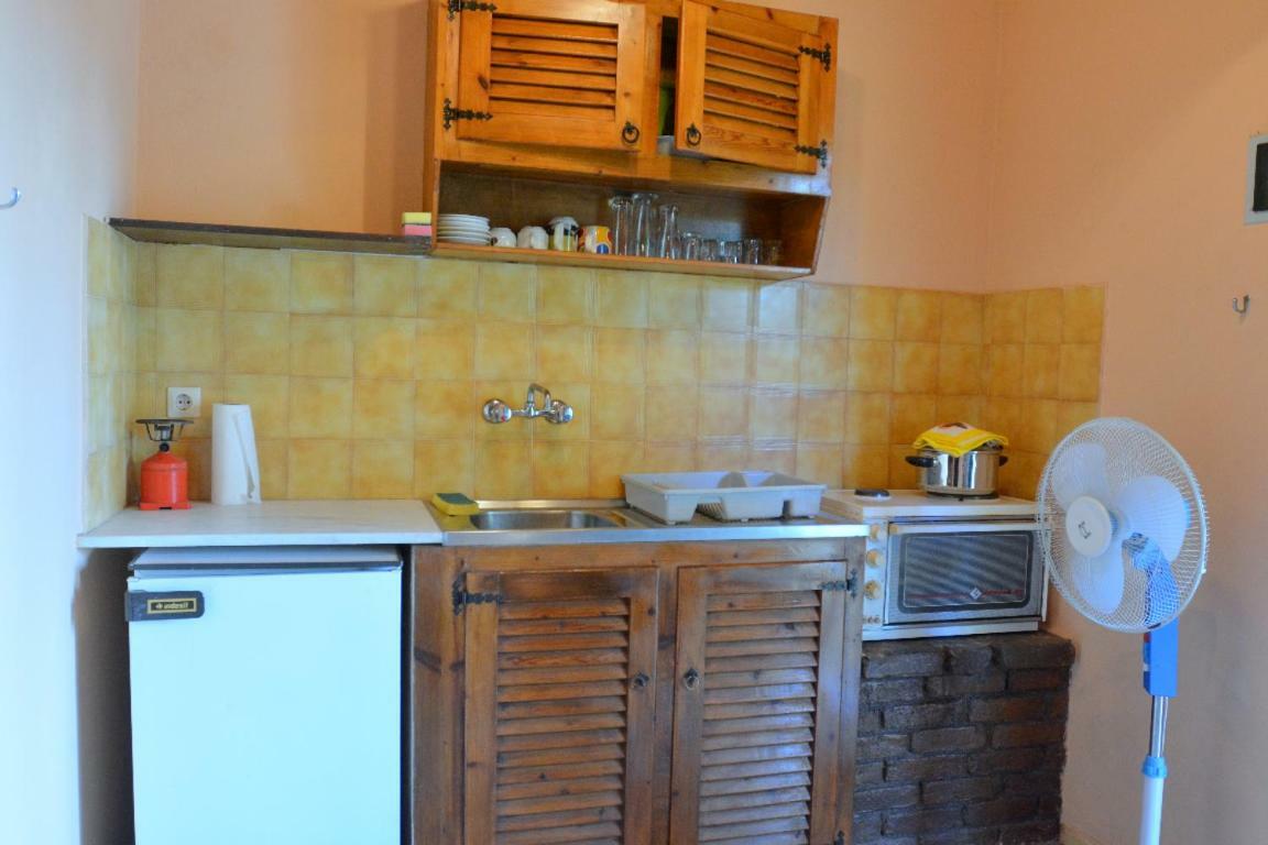 Issos Apartments Агиос-Георгиос Экстерьер фото